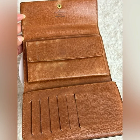 LOUIS VUITTON Monogram Porte Tresor Etui Papie Wallet LV 💯 % authentic